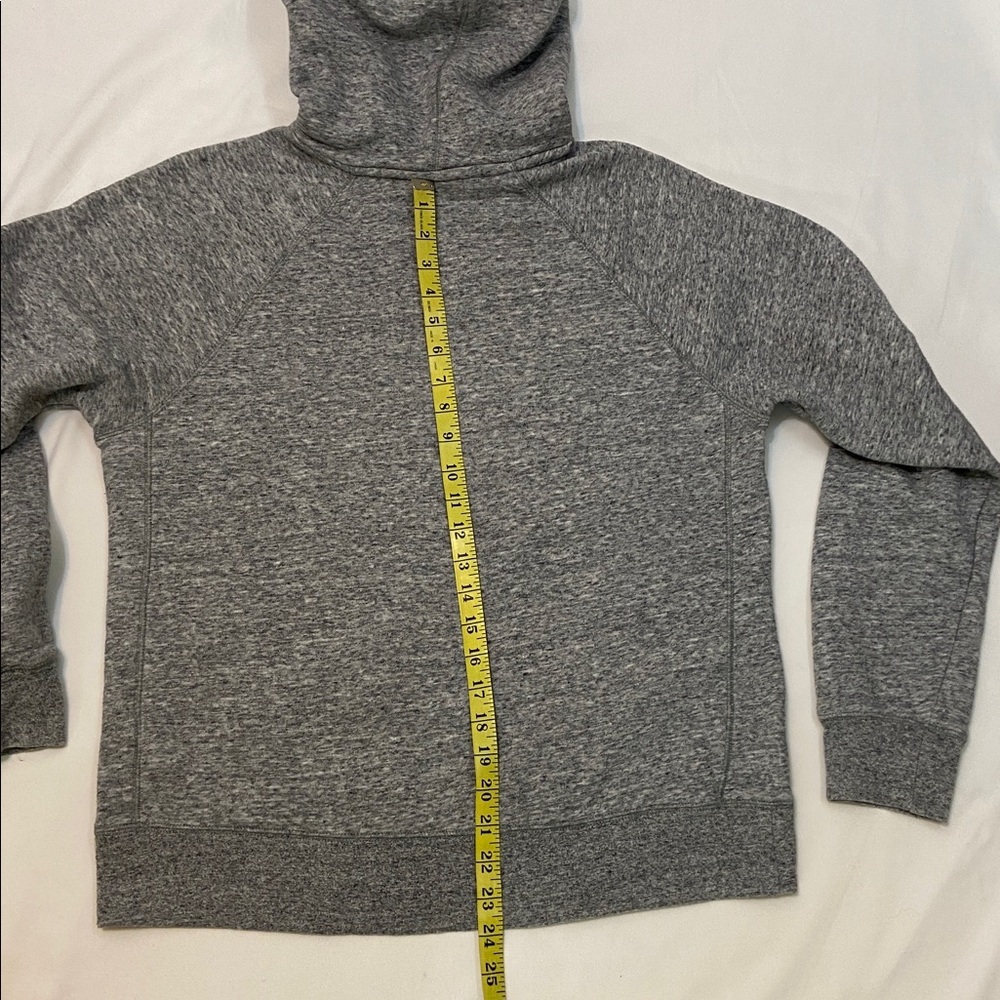 Nike Sportswear Men’s Gray Heritage Pullover Hoodie. Size-Medium - Picture 5 of 13